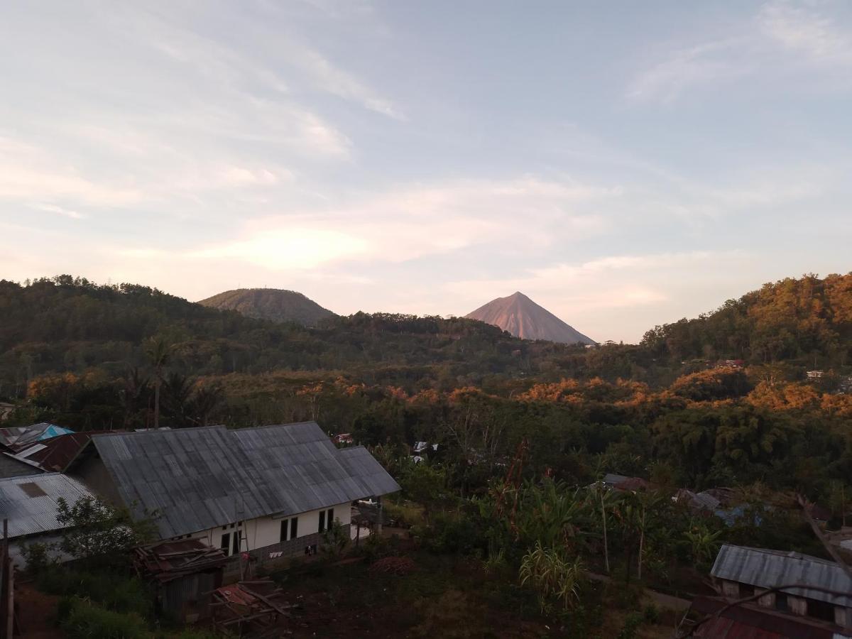 Kristian Homestay Bajawa Exterior photo