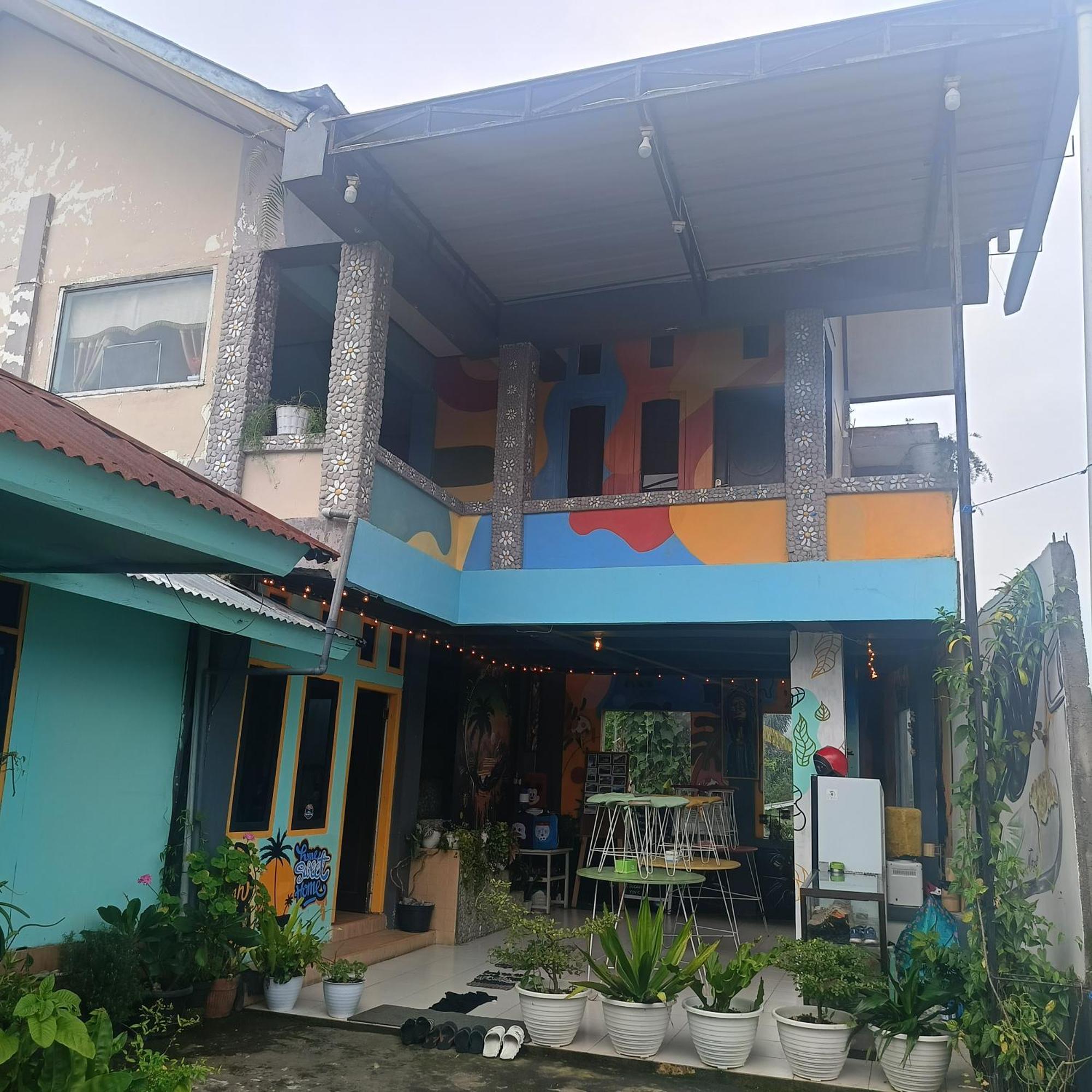 Kristian Homestay Bajawa Exterior photo